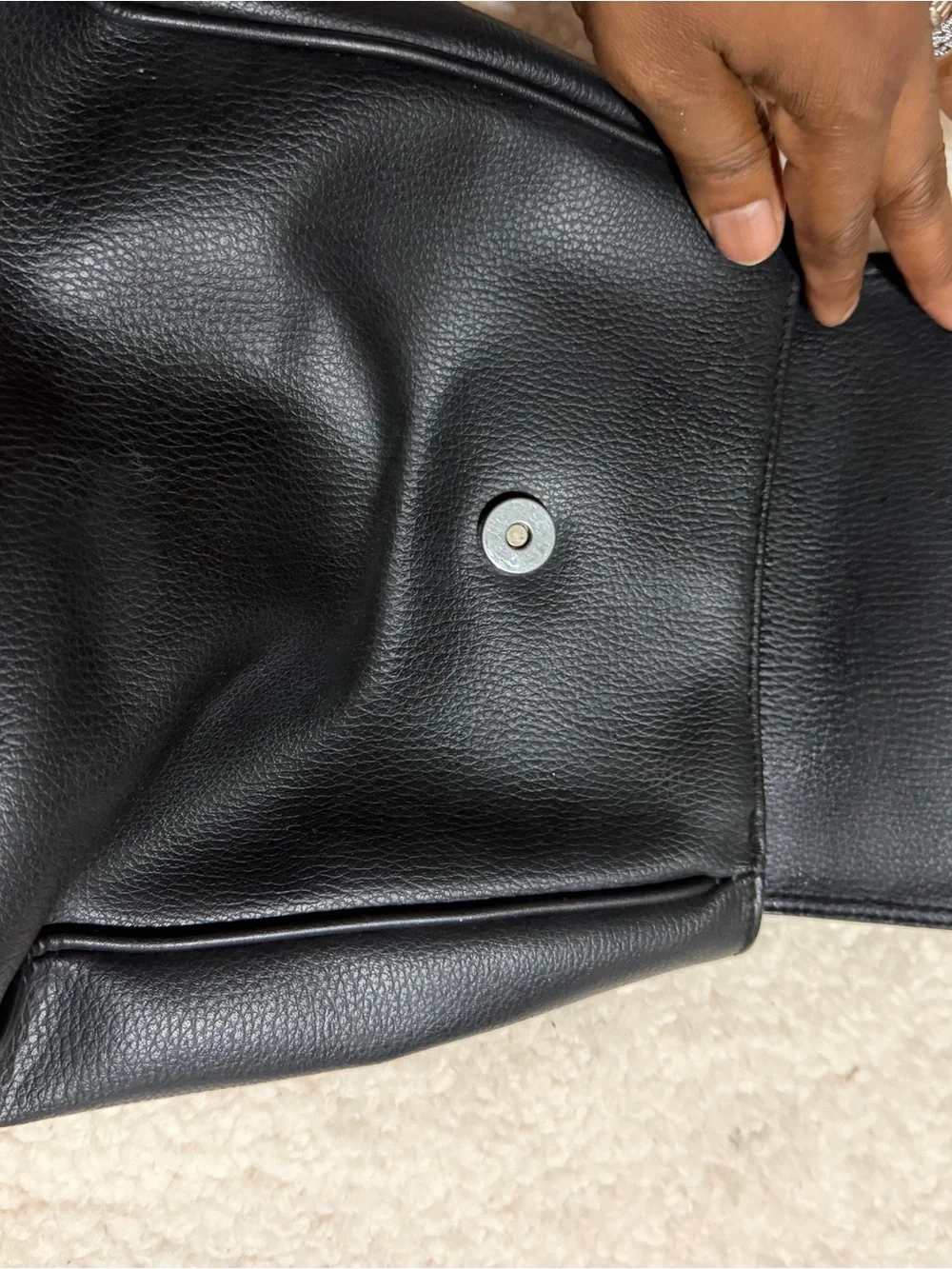 Esprit Black Leather Men's Shoulder Bag